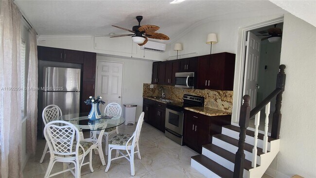 Foto del edificio - 3221 NE 7th St