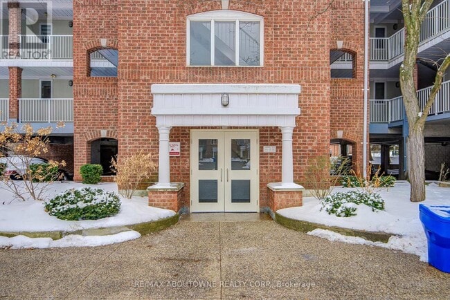 Building Photo - 101 Bristol Rd E