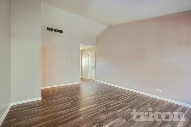 Foto del edificio - 2666 Prairieview Ln