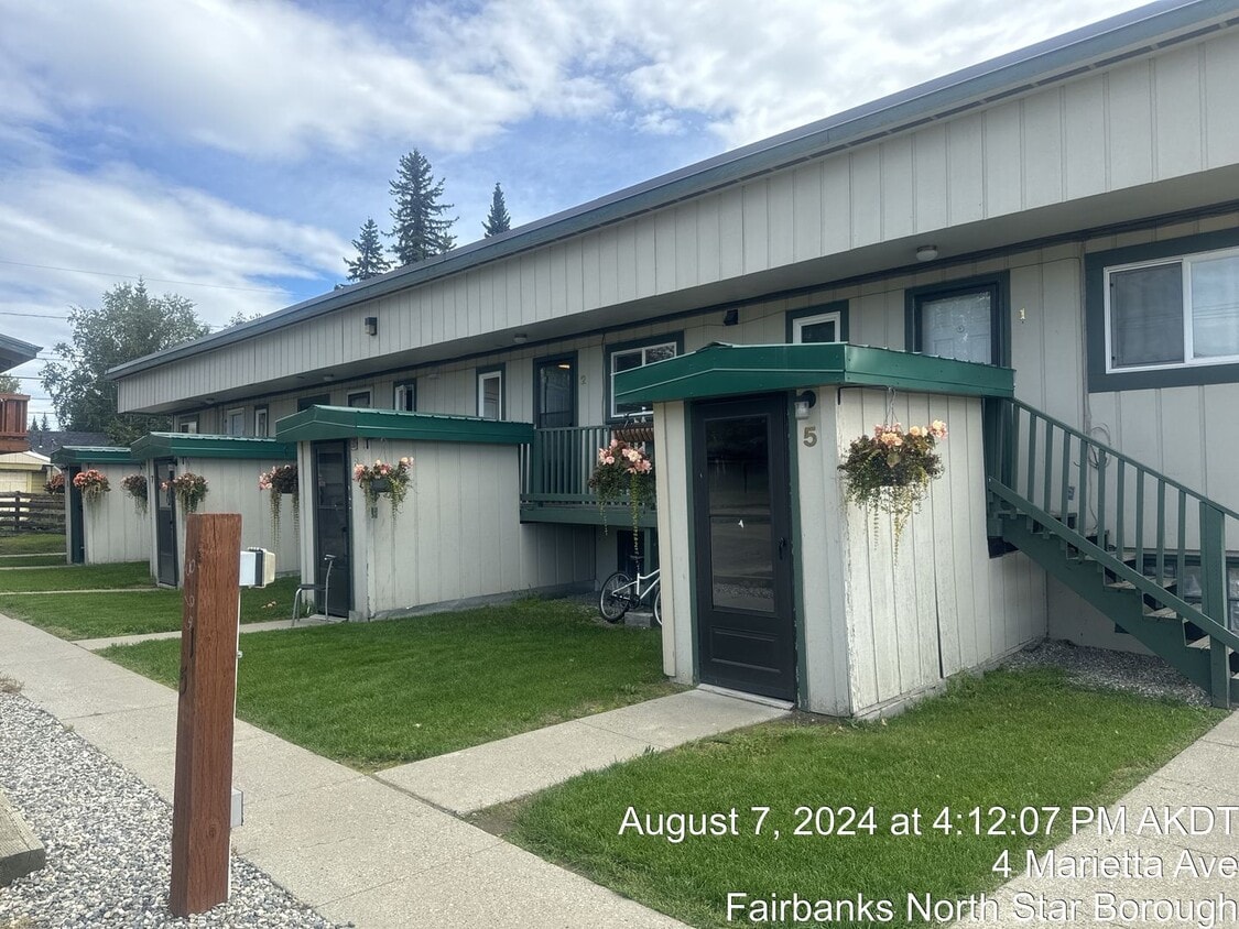 Primary Photo - Charming 1 bedroom apt in quiet complex! T...