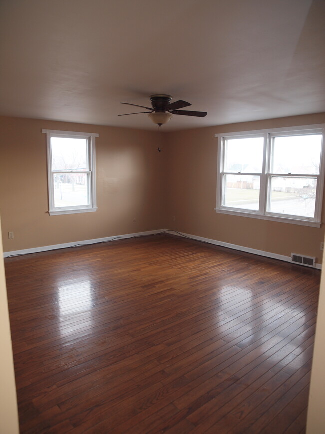 Living Room - 3028 Elmwood Ave