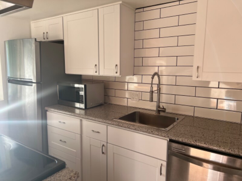 Foto del edificio - 2219 Minor Ave E