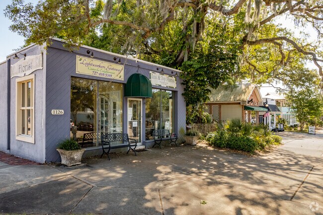 Quaint shops line the peaceful streets of downtown Palm Harbor.