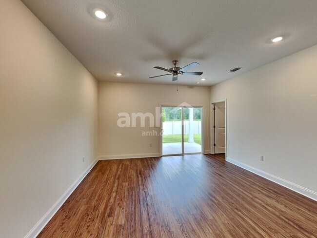 Building Photo - 179 Onate Cir