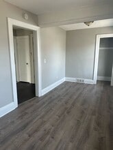 Building Photo - 15 Home Pl