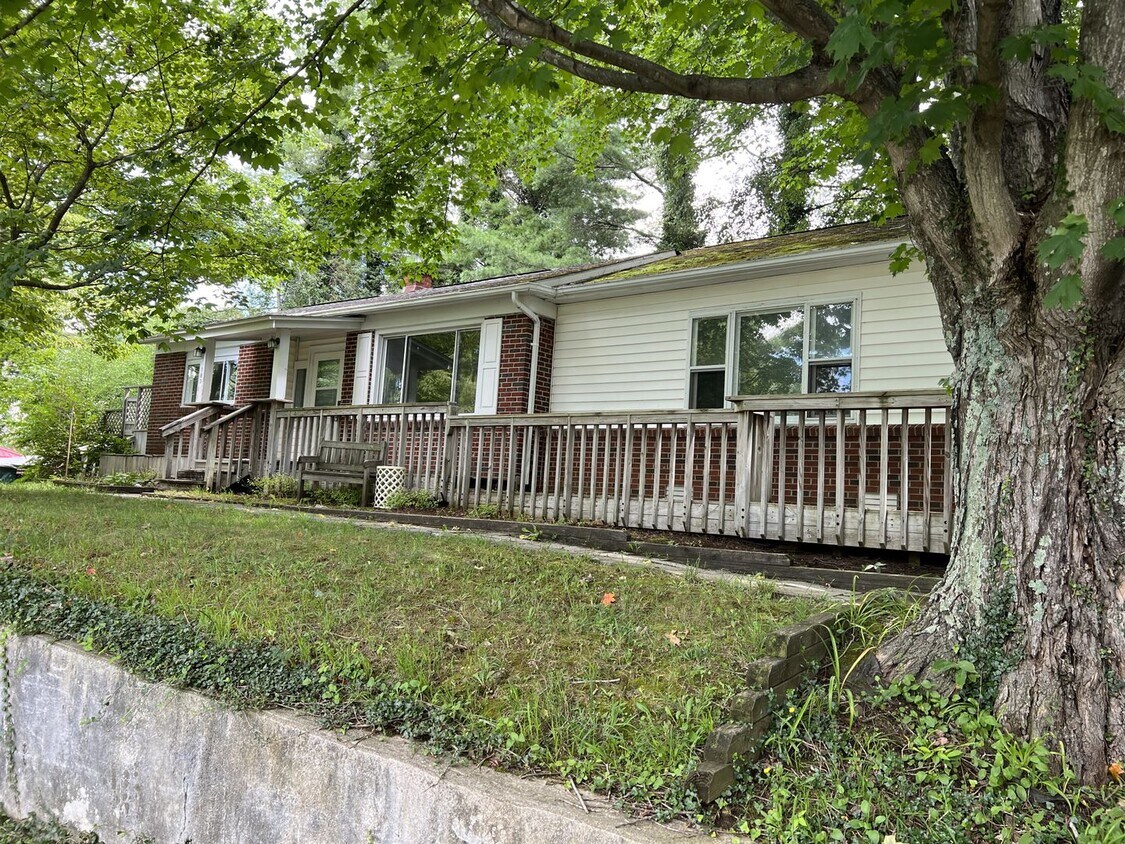 Foto principal - 181 Jordan Dr