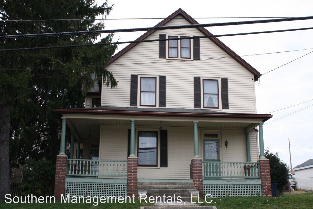 Primary Photo - 4 br, 1 bath House - 4 N. 3rd Street