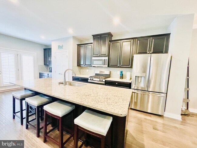 Foto del edificio - 18109 Red Mulberry Rd