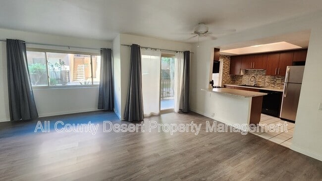 Building Photo - 400 N Sunrise Way