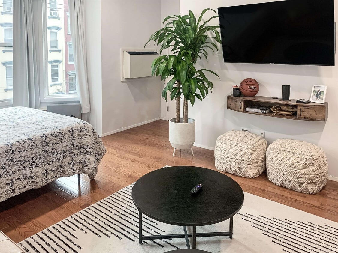 Foto principal - 101 Willow Ave