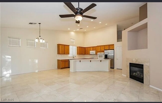 Building Photo - Beautiful 3-Bedroom + Loft Home for Rent in Summerlin! $1000.00 Off 1st Month Rent