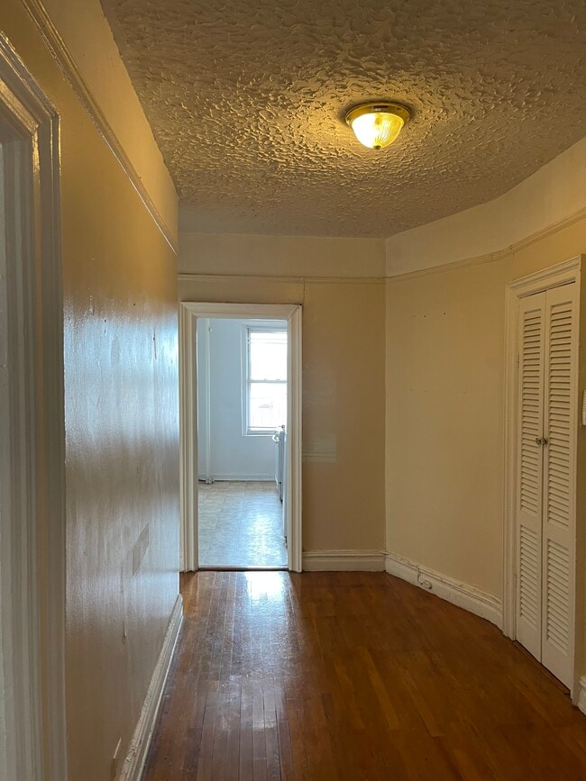 Building Photo - 1814 Fowler Ave
