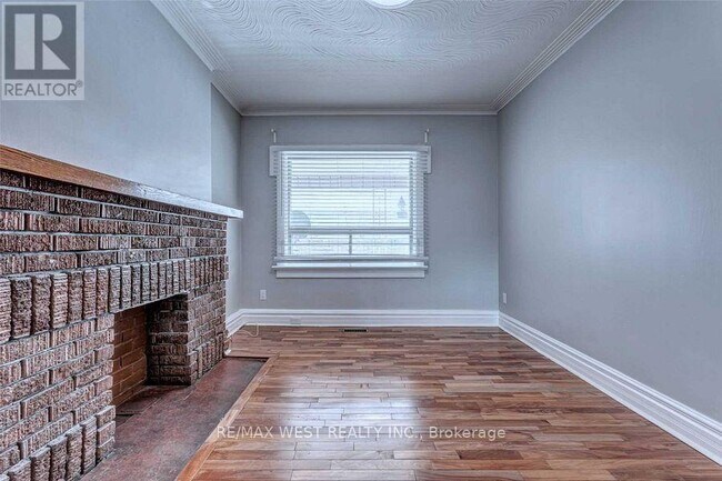 Photo du bâtiment - 1232 Davenport Rd