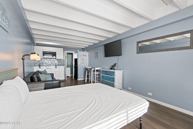 Foto del edificio - 14401 Front Beach Rd