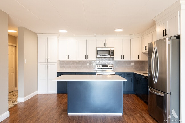 Foto del edificio - 18 E Old Willow Rd