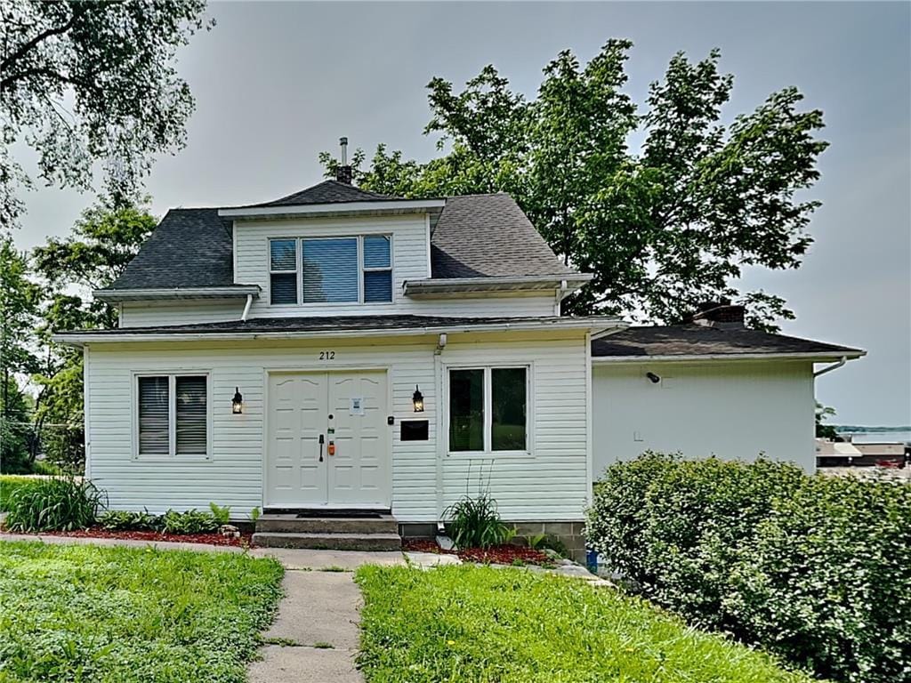 Primary Photo - 212 Division St E