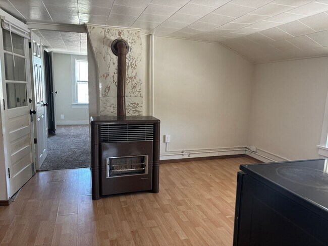 Building Photo - 503 W 5th Ave