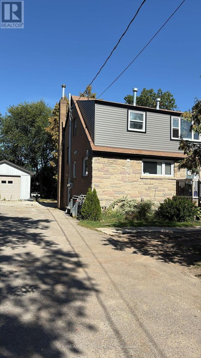 Building Photo - 38 River Dr
