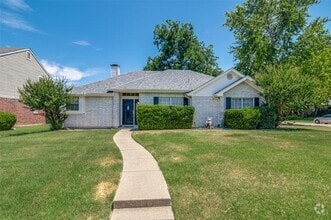 Building Photo - 1802 Elm Creek Dr