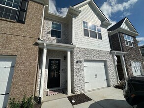 Building Photo - 231 Hazel Ln