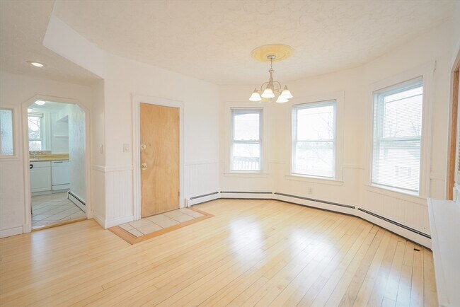 Building Photo - 28 Longwood Ave