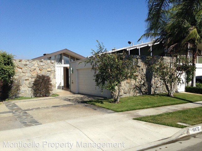 Building Photo - 16672 Baruna Ln