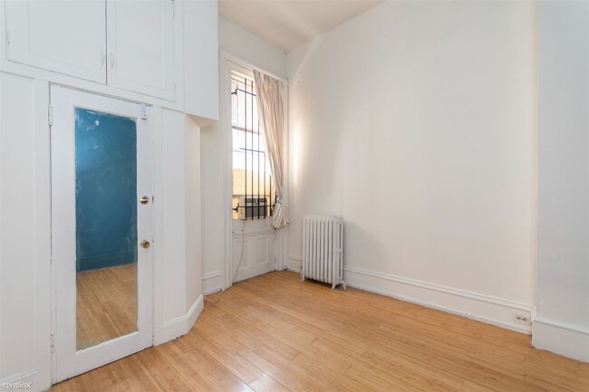 Building Photo - 3 br, 1 bath Triplex - 1603 W OXFORD ST Un...