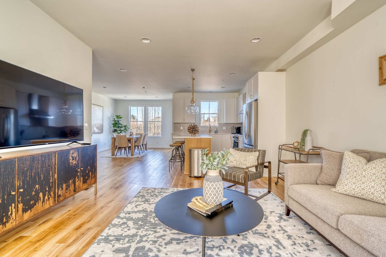 Foto principal - 516 NE 56th Ave