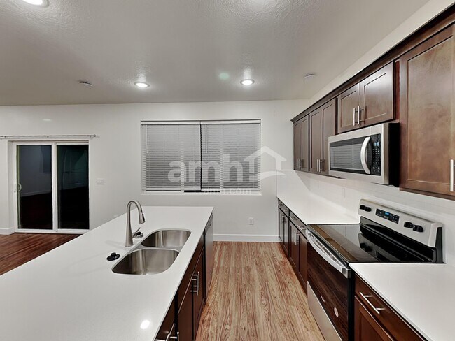 Foto del edificio - 193 N Dry Crk Rd