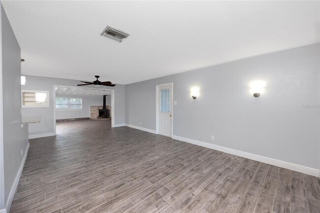 Building Photo - 4514 S Shamrock Rd