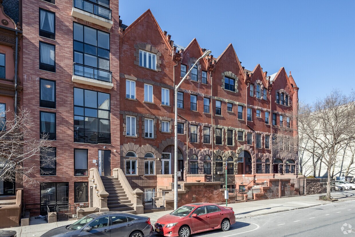 Building Photo - 2068-2070 Fifth Ave