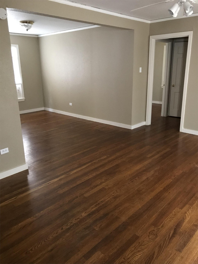 Primary Photo - 3438 W Brookview Dr