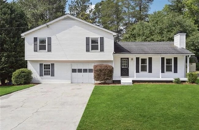 Building Photo - Room in House on Brooks Dr