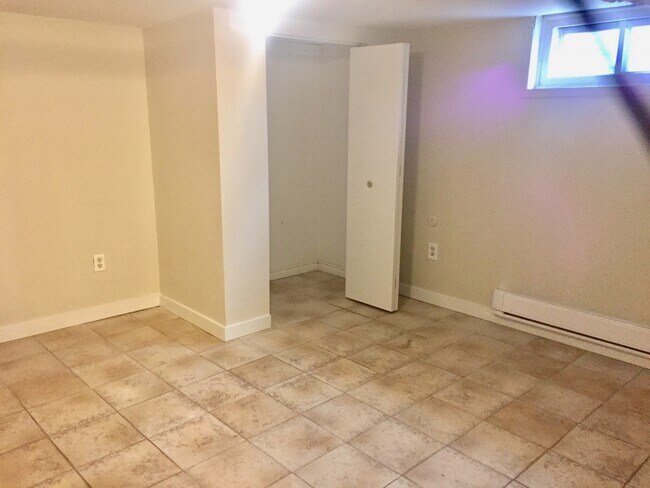 Photo du bâtiment - Spacious 1 Bedroom Apartment in Durand