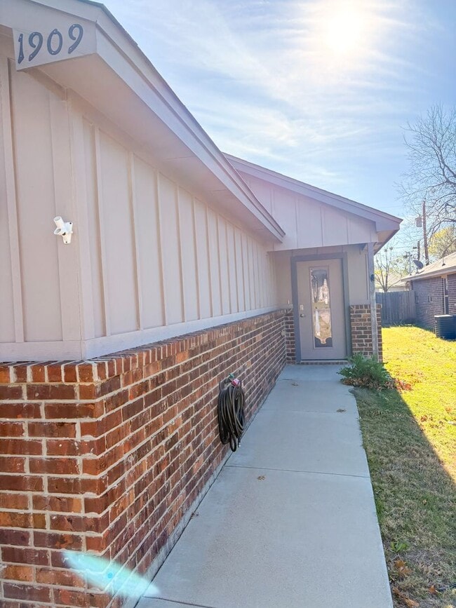 Foto del edificio - 1909 Chiricahua Trce