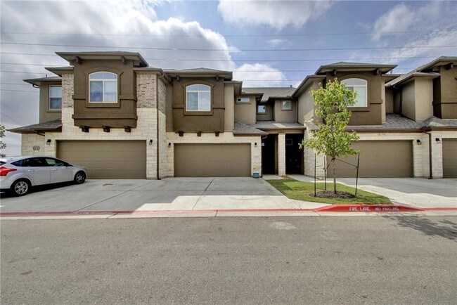 Building Photo - 2880 Donnell Dr