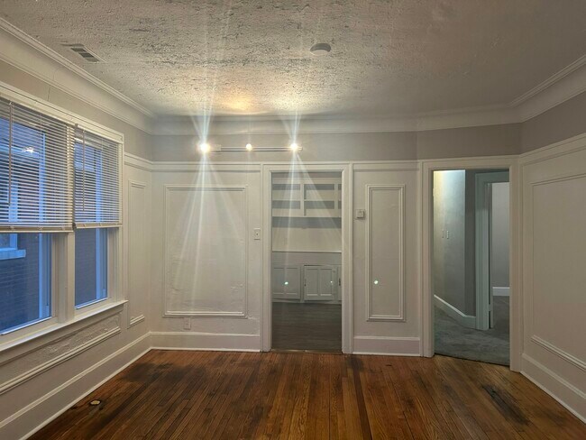 Building Photo - 2069 Hazelwood St