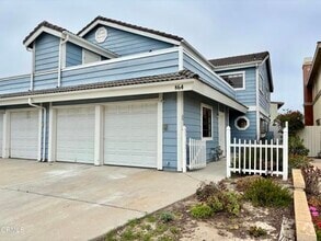 Building Photo - 864 Dunes St