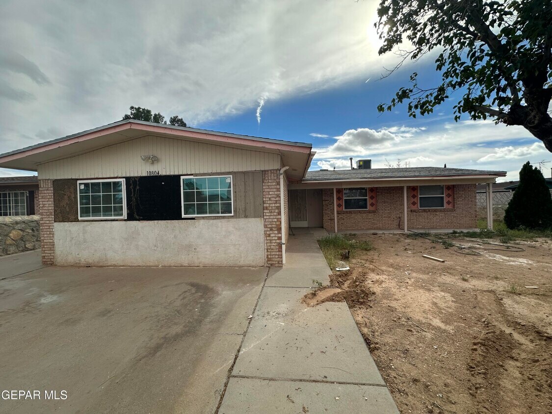 10804 Elkhart Dr, El Paso, TX 79935 House Rental in El Paso, TX