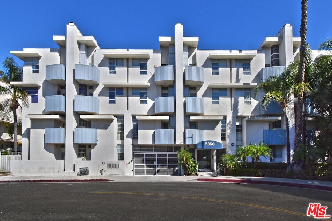 Foto principal - 5350 White Oak Ave
