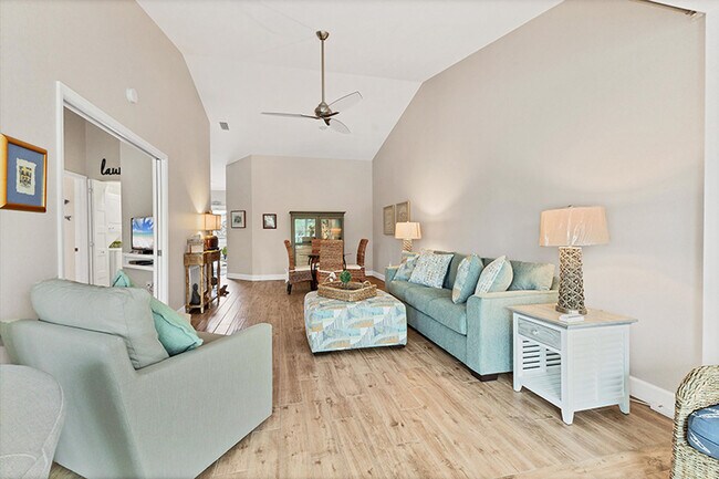 Building Photo - 513 Woodstork Cir