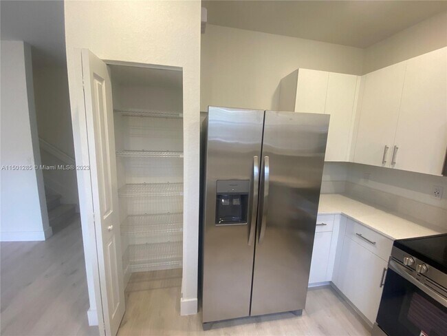 Building Photo - 246 SW 159th Ln