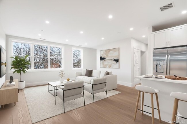 Building Photo - 132 Halstead Ave