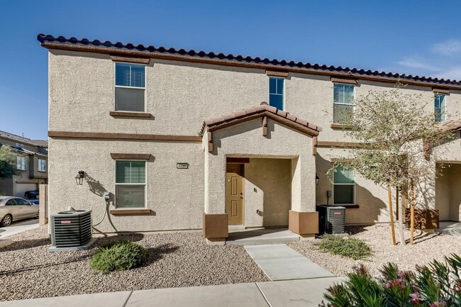 Foto del edificio - 3 Bedroom Townhouse in a Gated Northeast Community Near Nellis Air Force Base