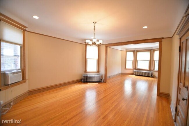Building Photo - 2451 N Kimball Ave