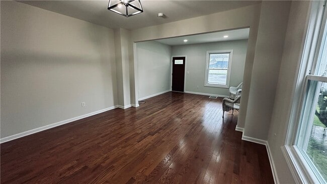 Building Photo - 7 Havens Ave