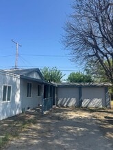 Building Photo - 4006 Mennes Ave