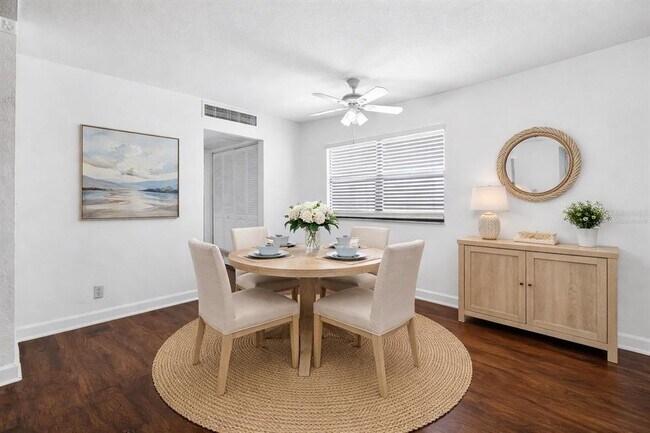 Foto del edificio - 1801 Bedford Ln