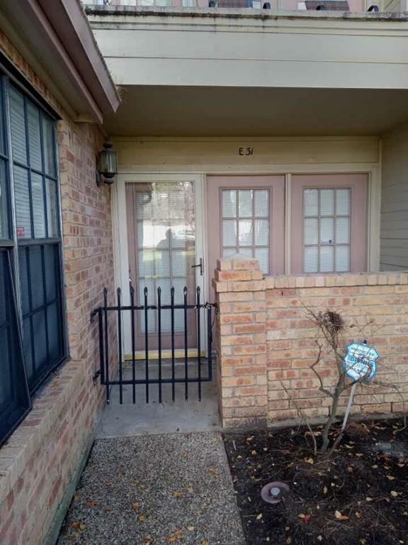 Foto del edificio - 16800 Sugar Pine Dr