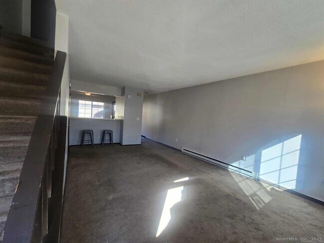 Building Photo - 921 Hamilton Ave